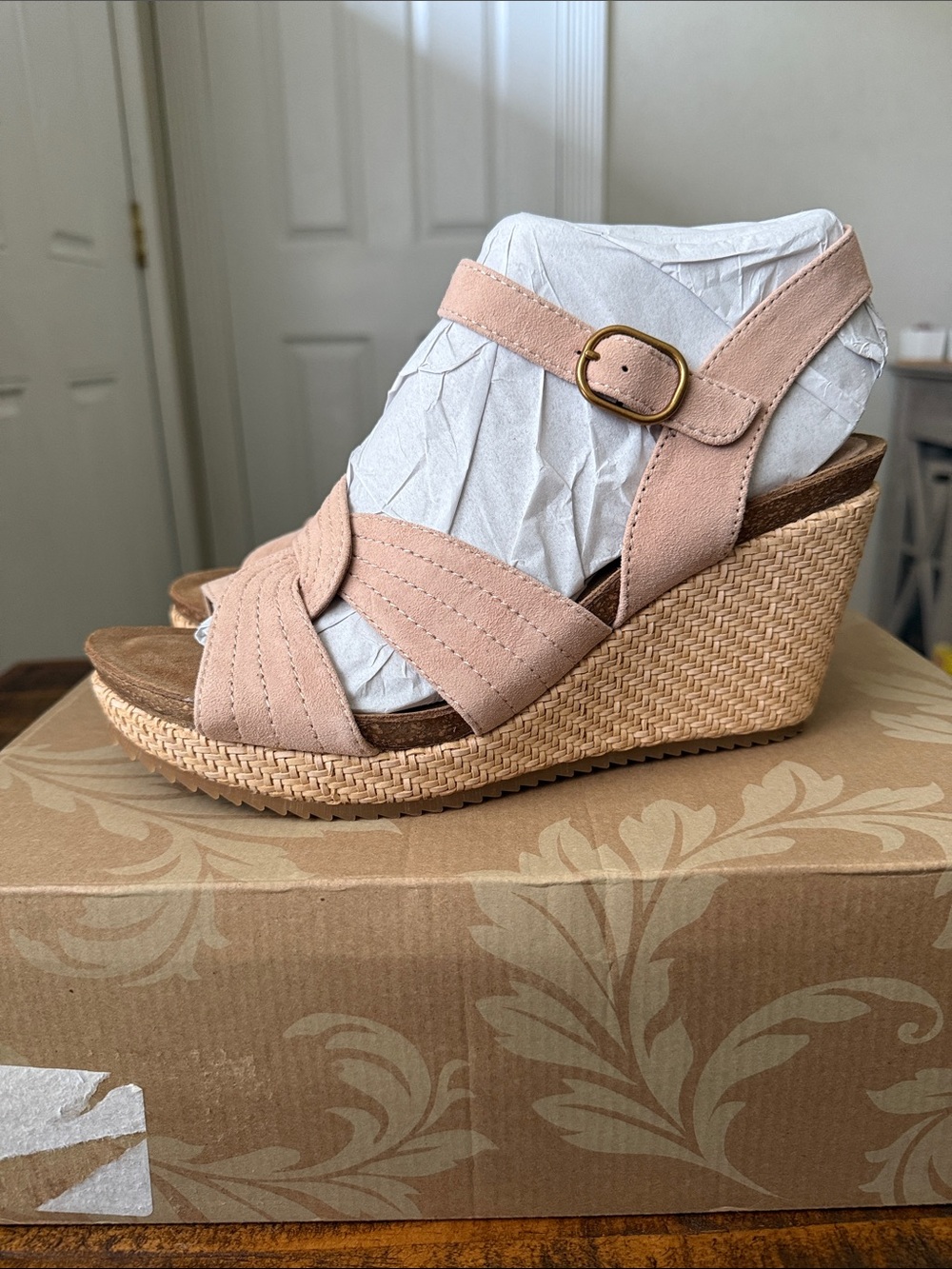 Sofft Clarissa Camellia Blush Wedge Sandal size 10